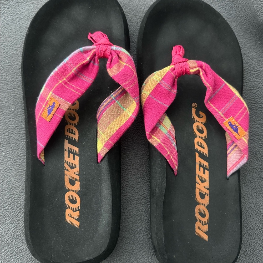 Women’s Rocket Dog Flip flops - size: 7 1/2